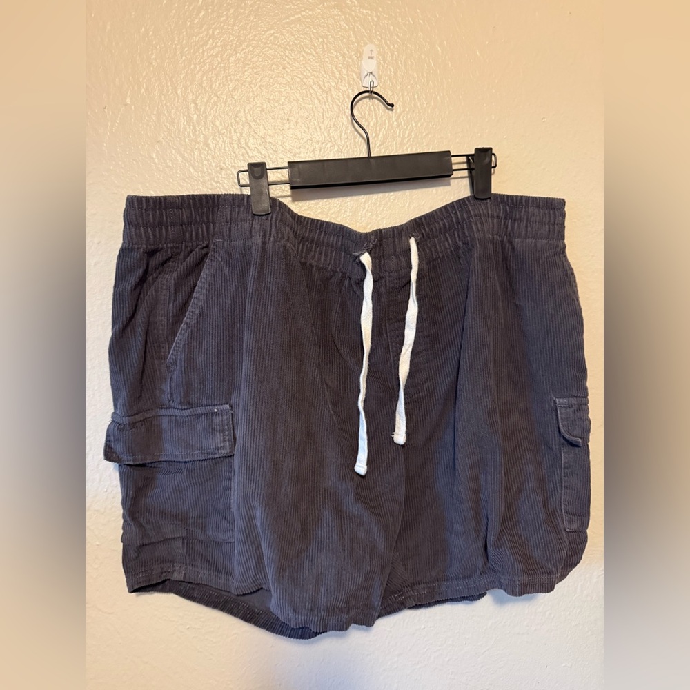 No Boundaries Men's Gray Corduroy Shorts